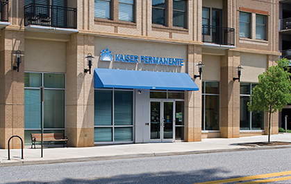 Exterior of Kaiser Permanente store-front location.